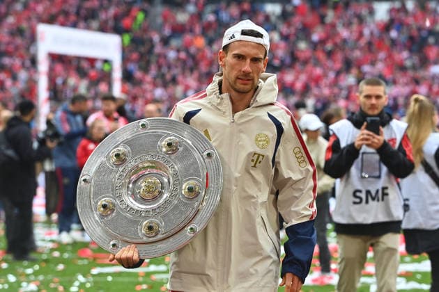 Leon GORETZKA Bayern Muenchen with the Meisterschale,Schale,Pokal,Cup,Trophaee Soccer 1 Bundesliga Season 2025 2026, 34 Matchday, Matchday34 FC Bayern Muenchen 1 FC Koeln 5 1 on 16 05 2026 , A L L I A N Z A R E N A