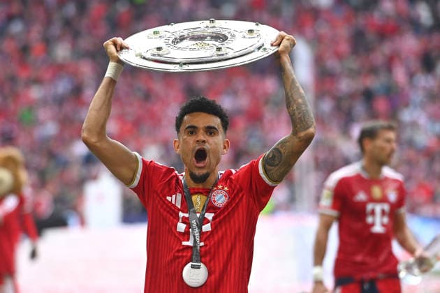 Luis DIAZ Bayern Muenchen with Meisterschale, Schale,Pokal,Cup,Trophaee, Siegerehrung Fussball 1 Bundesliga Saison 2025 2026, 34 Spieltag, Spieltag34 FC Bayern Muenchen 1 FC Koeln 5 1 am 16 05 2026 , A L L I A N Z A R E N A