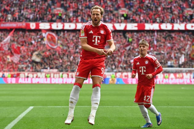 Goal celebration Harry KANE Bayern Muenchen , Cheering,Joy,Enthusiasm,Action re Lennart KARL Bayern Muenchen Football 1 Bundesliga Season 2025 2026, 34 Matchday, Matchday34 FC Bayern Muenchen 1 FC Koeln 5 1 on 16 05 2026 , A L L I A N Z A R E N A