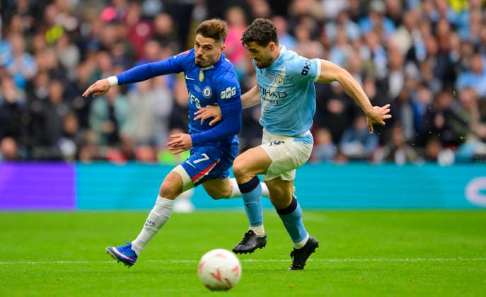 Chelsea v Manchester City, London, UK - 16 May 2025 Pedro Neto of Chelsea challenges for the ball with Mateo Kovacic of Manchester City during the FA Cup Final match between Chelsea and Manchester City on 16th May 2026 at Wembley Stadium, London London Wembley Stadium London GBR Copyright: xFrankiexOKeeffe PPAUKx PPA-275741