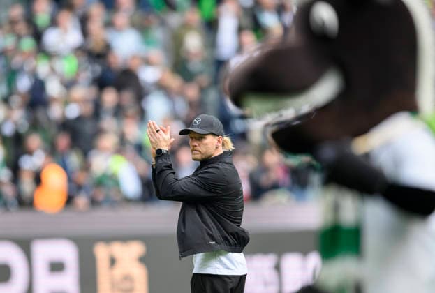 Coach Eugen Polanski Bor Mönchengladbach claps after the match, lap of honor, clapping, gesture, gesture Football 1 Bundesliga, 34 Matchday, Borussia Moenchengladbach TSG 1899 Hoffenheim 4 0, on 16 05 2026 in Moenchengladbach Germany DFL regulations prohibit any use of photographs as image sequences and or quasi video Â