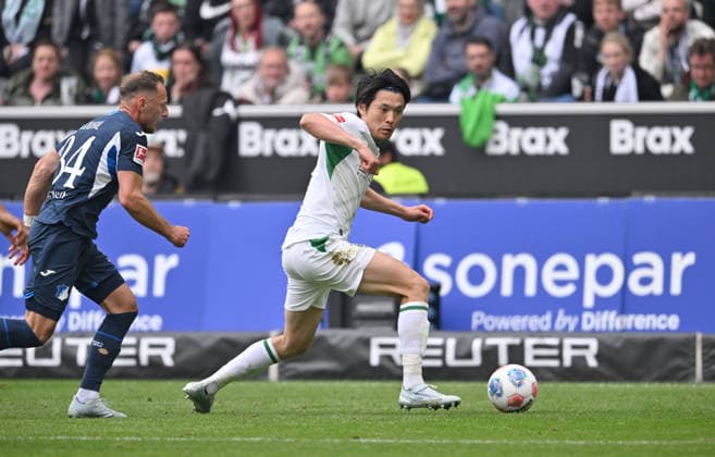 NO SALES IN JAPAN l r Vladimir Coufal 1899 Hoffenheim , Shuto Machino Bor Mönchengladbach action, duel l r Football 1 Bundesliga, 34 Matchday, Borussia Moenchengladbach TSG 1899 Hoffenheim 4 0, on 16 05 2026 in Moenchengladbach Germany DFL regulations prohibit any use of photographs as image sequences and or quasi video NO SALES IN JAPAN Â