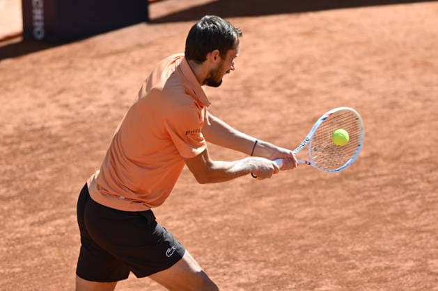 IPA84769785 - Daniil Medvedev against Jannik Sinner of Italy during the Internazionali BNL d Italia Day Twelve at Foro Italico on May 16, 2026 in Rome, Italy.  Copyright: xDomenicoxCippitelli IPAxSportx xx 84769785