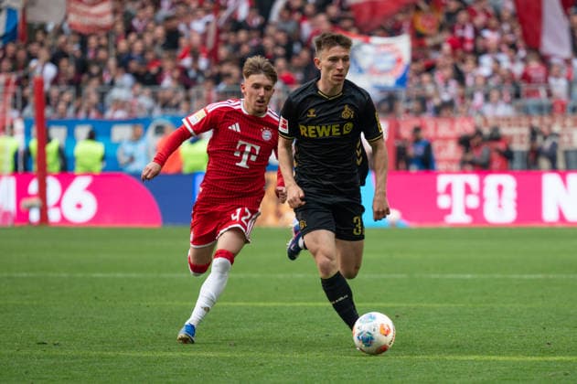 GER, Bayern, Muenchen, Fußball, FC Bayern Muenchen 1 FC Koeln, in der Allianz Arena, Muenchen, Bundesliga, 34 Spieltag, 16 05 26, v l Lennart Karl FC Bayern Muenchen, 42 , Kristoffer Lund 1 FC Koeln, 32 , im Zweikampf um den Ball DFL DFB regulations prohibit any use of photographs as image sequences and or quasi video, Copyright: HMB-Media MichaelxNibel