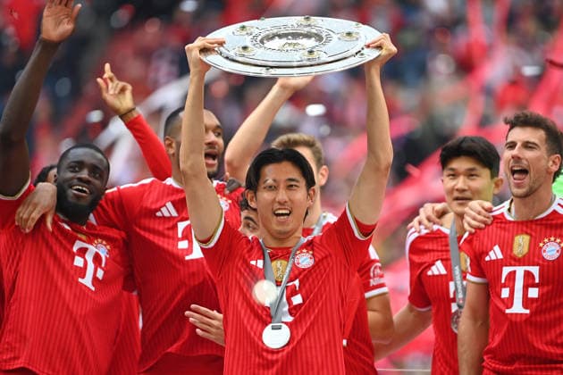 Team photo,Team,Mannschaft,Mannschaftsfoto, Hiroki ITO Bayern Muenchen with Meisterschale,Schale,Pokal,Cup,Trophaee Siegerehrung Fussball 1 Bundesliga Saison 2025 2026, 34 Spieltag, Spieltag34 FC Bayern Muenchen 1 FC Koeln 5 1 am 16 05 2026 , A L L I A N Z A R E N A