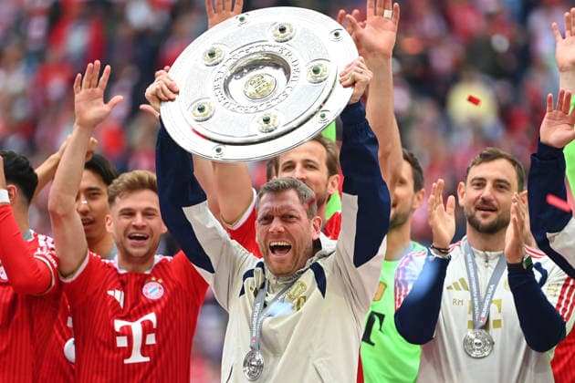 Team photo, team, team, team photo, goalkeeping coach Michael RECHNER Bayern Muenchen with championship trophy, cup, cup, trophy award ceremony Football 1 Bundesliga season 2025 2026, 34 match day, match day 34 FC Bayern Muenchen 1 FC Cologne 5 1 on 16 05 2026 , A L L I A N Z A R E N A