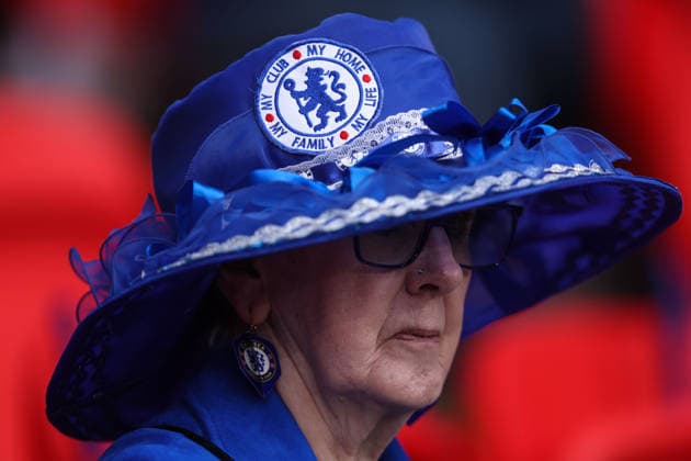 FA-Cup-Finale 2026 16. Mai 2026, London Emirates FA-Cup-Finale Chelsea gegen Manchester City Ein blauer Chelsea-Hut, verziert mit Bändern und Aufnähern Foto Charlotte Wilson Offside London UK  Copyright: xCharlottexWilsonx xOffsidexOffside