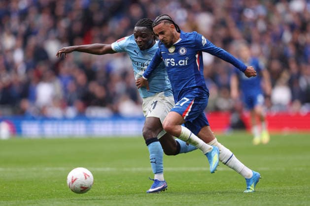 FA-Cup-Finale 2026 16. Mai 2026, London Emirates FA-Cup-Finale Chelsea gegen Manchester City Jeremy Doku von Manchester City und Malo Gusto von Chelsea Foto Charlotte Wilson Abseits London UK  Copyright: xCharlottexWilsonx xOffsidexOffside