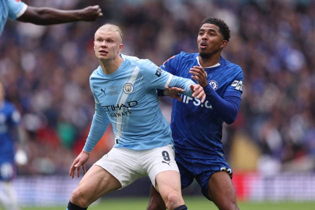 FA-Cup-Finale 2026 16. Mai 2026, London Emirates FA-Cup-Finale Chelsea gegen Manchester City Erling Haaland von Manchester City und Wesley Fofana von Chelsea Foto Charlotte Wilson Abseits London UK  Copyright: xCharlottexWilsonx xOffsidexOffside