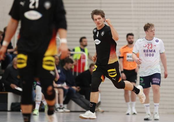 GER, Handball, U20 Germany vs U20 Norway, male 16 05 2026, Erfurt, Riethsporthalle, GER, Handball, Test match as part of the preparations for the U20 European Championship U20 national team male U20 Germany U20 Norway in picture cheering Tom Koschek Germany