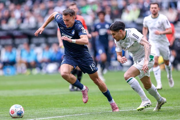 16 05 2026, Football, Borussia Mönchengladbach TSG 1899 Hoffenheim, 1 Soccer Bundesliga, 34 Matchday, Borussia Park, Season 2025 2026 Tim Lemperle TSG Hoffenheim 19 in duel against Kevin Diks Borussia Mönchengladbach 04 DFB regulations prohibit any use of photographs as image sequences and or quasi video Nordrhein Westfalen Germany