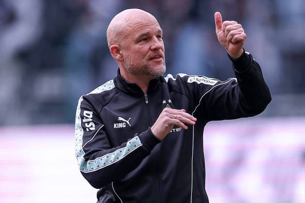 16 05 2026, Soccer, Borussia Mönchengladbach TSG 1899 Hoffenheim, 1 Soccer Bundesliga, 34 Matchday, Borussia Park, Season 2025 2026 Final cheers after Borussias 4 0 victory, The team celebrates the victory and thanks the fans for their support Sports Director Rouven Schröder Borussia Mönchengladbach gesticulating happily on the pitch DFB regulations prohibit any use of photographs as image sequences and or quasi video North Rhine-Westphalia Germany