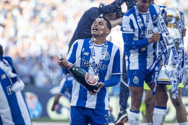 May 16, 2026, Porto, Porto, Portugal: THIAGO SILVA of FC Porto celebrating championship after the Liga Portugal Betclic 25 26 match between FC Porto and Santa Clara at Estadio do Dragao on May 16 2026, in Porto, Portugal. Soccer 2026: Porto X Santa Clara  - ZUMAa269 20260516_zsp_a269_114 Copyright: xSandroxAlemaox