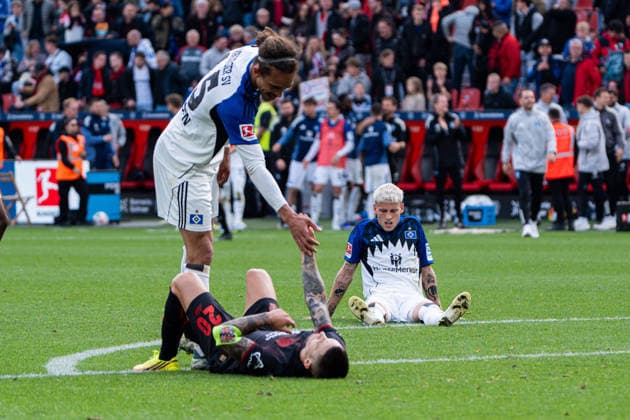 Leverkusen, Germany 16 May 2026 1 BL 2025 2026 Sp 34 Bayer 04 Leverkusen v Hamburger SV Pictured from left Yussuf Poulsen HSV , Alejandro Grimaldo LEV and Albert Gronbaek HSV are unhappy on the pitch DFL DFB regulations prohibit any use of photographs as image sequences and or quasi video BayArena Nordrhein Westfalen Copyright: xFotostandx xKruczynskix
