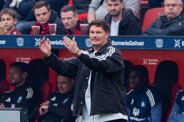 Leverkusen, Germany 16 May 2026 1 BL 2025 2026 Sp 34 Bayer 04 Leverkusen v Hamburger SV In picture coach Merlin Polzin HSV gesticulates on the pitch DFL DFB regulations prohibit any use of photographs as image sequences and or quasi video BayArena Nordrhein Westfalen Copyright: xFotostandx xKruczynskix
