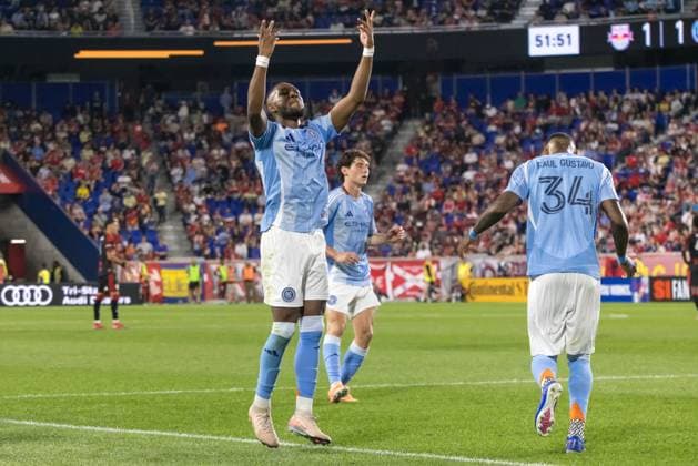new york red bulls e new york city fc pela major league soccer Andres Perea of NYCFC celebrates his goal during the match between the New York Red Bulls and New York City FC, in Major League Soccer, at Sports Illustrated Stadium, on Saturday, May 16, 2026. harrison sports illustrated stadium NJ united states Copyright: xWILLIAMxVOLCOVx