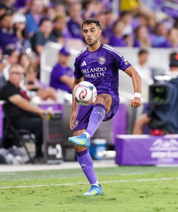May 16, 2026, U.S.: Orlando City SC midfielder MARToÂN OJEDA (10) passes the ball against Atlanta United. The Orlando City Soccer Club hosted Atlanta United at Inter&Co Stadium in Orlando, FL. MLS, Fussball Herren, USA 2026: Atlanta United FC Vs Orlando City Soccer Club  - ZUMAm299 20260516_znp_m299_016 Copyright: xTaylorxMcFeex
