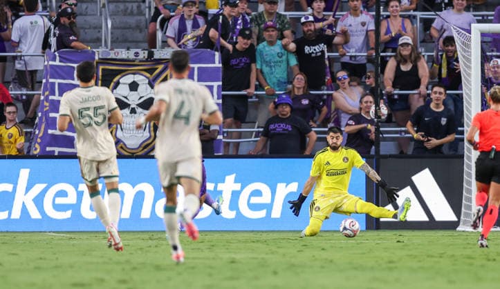 May 16, 2026, U.S.: Atlanta United goalkeeper LUCAS HOYOS (1) saves a shot of goal against Orlando City SC. The Orlando City Soccer Club hosted Atlanta United at Inter&Co Stadium in Orlando, FL. U.S. - ZUMAm299 20260516_znp_m299_005 Copyright: xTaylorxMcFeex