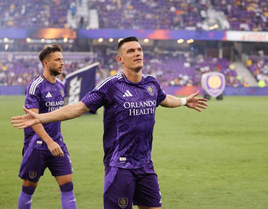 May 16, 2026, U.S.: Orlando City SC defender ADRIoÃ‚ÂN MARoÃ‚ÂN (3) acknowledges the fans ahead of the match against Atlanta United. The Orlando City Soccer Club hosted Atlanta United at Inter&Co Stadium in Orlando, FL. U.S. - ZUMAm299 20260516_znp_m299_013 Copyright: xTaylorxMcFeex