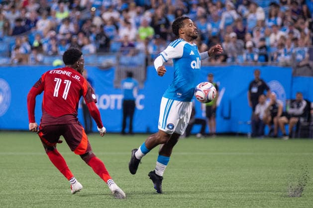 May 16, 2026: Charlotte FC defender Nathan Byrne (14) blocks the ball from Toronto FC midfielder Derrick Etienne Jr. (11) during the first half of the Major League Soccer match up at Bank of America Stadium in Charlotte, NC. ( CSM) MLS, Fussball Herren, USA 2026: Toronto FC At Charlotte FC May 16  - ZUMAc04_ 20260516_zma_c04_025 Copyright: xScottxKinserx
