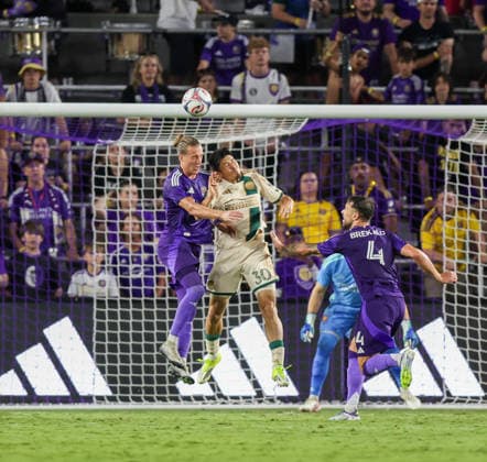 May 16, 2026, U.S.: A header by Orlando City SC defender GRIFFIN DORSEY (24) against Atlanta United. The Orlando City Soccer Club hosted Atlanta United at Inter&Co Stadium in Orlando, FL. MLS, Fussball Herren, USA 2026: Atlanta United FC 1:1 Orlando City Soccer Club  - ZUMAm299 20260516_znp_m299_030 Copyright: xTaylorxMcFeex