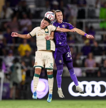 May 16, 2026, U.S.: Orlando City SC defender GRIFFIN DORSEY (24) and Atlanta United forward CAYMAN TOGASHI (30) jump to head the ball. The Orlando City Soccer Club hosted Atlanta United at Inter&Co Stadium in Orlando, FL. MLS, Fussball Herren, USA 2026: Atlanta United FC 1:1 Orlando City Soccer Club  - ZUMAm299 20260516_znp_m299_036 Copyright: xTaylorxMcFeex