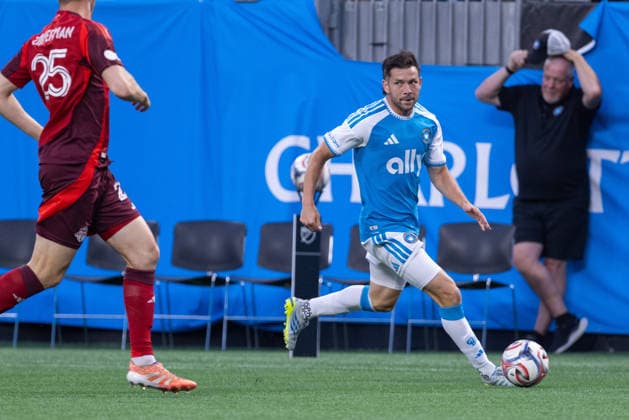 May 16, 2026: Charlotte FC midfielder Brandt Bronico (13) pushes upfield against the Toronto FC during the first half of the Major League Soccer match up at Bank of America Stadium in Charlotte, NC. ( CSM) Charlotte United States - ZUMAc04_ 20260516_zma_c04_029 Copyright: xScottxKinserx