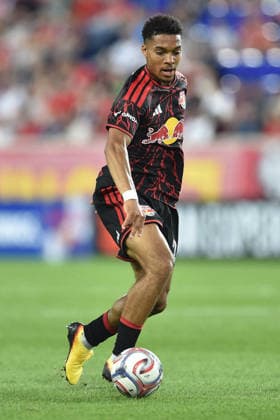 May 16, 2026, Harrison, New Jersey, USA: New York Red Bulls defender JUSTIN CHE (2) in action at Sports Illustrated Stadium in Harrison New Jersey New York City FC draws with New York Red Bulls 1 to 1 MLS, Fussball Herren, USA 2026 - New York City FC 1:1 New York Red Bulls  - ZUMAa301 20260516_aaf_a301_034 Copyright: xBrooksxVonxArxx