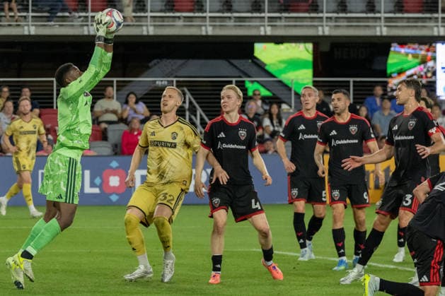 May 16, 2026, Washington, District Of Columbia, United States: Sean Johnson makes a save during an MLS, Fussball Herren, USA match between D.C. United and St. Louis City SC at Audi Field. DC United Vs St. Louis CITY SC  - ZUMAk206 20260516_znp_k206_022 Copyright: xMattxKaminskyx