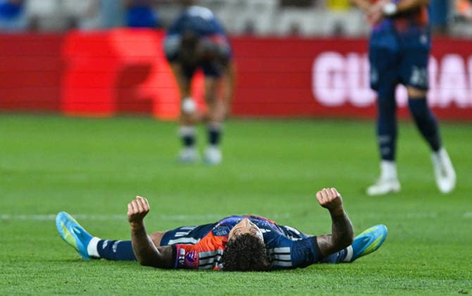 2026 MLS, Fussball Herren, USA Vancouver Whitecpas Vs Houston Dynamo MAY 16 May 16, 2026: Houston Dynamo left wing back Lawrence Ennali reacts while laying on the ground after a MLS game against the Vancouver Whitecaps at Shell Energy Stadium in Houston, TX. Austin McAfee CSM (Credit Image: Austin Mcafee Cal Media) Houston Texas USA EDITORIAL USE ONLY Copyright: xx ZUMA-20260516_zma_c04_048.jpg AustinxMcafeex csmphotothree490657