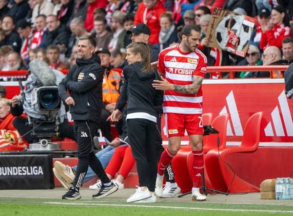 Soccer, Men, Season 2025 2026, 1 Bundesliga 34 Matchday , 1 FC Union Berlin FC Augsburg 4 0 , f l Co Coach Sebastian Bönig 1 FC Union , Coach Marie Louise Eta 1 FC Union Berlin , Christopher Trimmel 1 FC Union , 16 05 2026, Copyright: xMatthiasxKochx