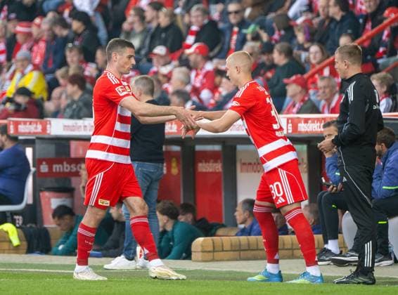 Soccer, Men, Season 2025 2026, 1 Bundesliga 34 Matchday , 1 FC Union Berlin FC Augsburg 4 0 , v l Andrej Ilic 1 FC Union Berlin , Dmytro Bogdanov 1 FC Union Berlin , 16 05 2026, Copyright: xMatthiasxKochx