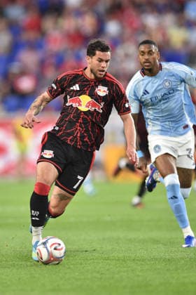 May 16, 2026, Harrison, New Jersey, USA: New York Red Bulls forward CADE COWELL (7) in action at Sports Illustrated Stadium in Harrison New Jersey New York City FC draws with New York Red Bulls 1 to 1 Harrison USA - ZUMAa301 20260516_aaf_a301_015 Copyright: xBrooksxVonxArxx