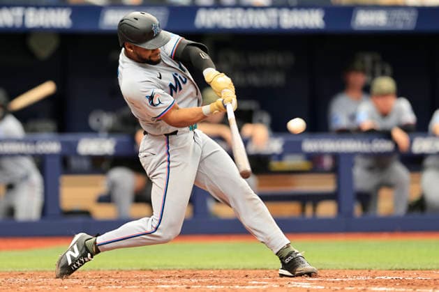 May 16, 2026, St. Petersburg, Florida, USA: Miami Marlins shortstop Otto Lopez (6) doubles to center field during an MLB, Baseball Herren, USA game against the Miami Marlins on May 16, 2026 at Tropicana Field. The Marlins beat the Rays 10-5 in 10 innings. MLB 2026: Rays 5:10 Marlins  - ZUMAh180 20260516_zsp_h180_090 Copyright: xKimxHukarix