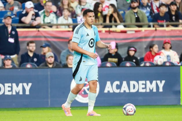 FOXBOROUGH, MA - MAY 16: Nicolas Romero 5 of Minnesota United FC possess the ball during a match between the New England Revolution and Minnesota United FC on May 16, 2026 at Gillette Stadium in Foxborough, Massachusetts. (Photo by Summer Lamont Icon Sportswire) SOCCER: MAY 16 MLS, Fussball Herren, USA New England Revolution vs Minnesota United FC EDITORIAL USE ONLY Icon260516005