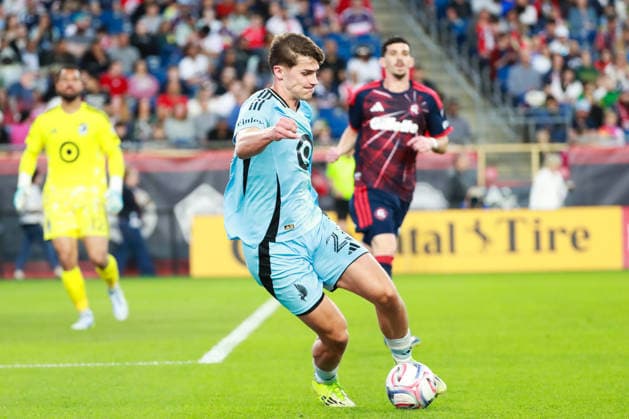 FOXBOROUGH, MA - MAY 16: Morris Duggan 23 of Minnesota United FC possess the ball during a match between the New England Revolution and Minnesota United FC on May 16, 2026 at Gillette Stadium in Foxborough, Massachusetts. (Photo by Summer Lamont Icon Sportswire) SOCCER: MAY 16 MLS, Fussball Herren, USA New England Revolution vs Minnesota United FC EDITORIAL USE ONLY Icon260516006