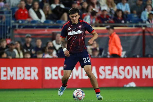 FOXBOROUGH, MA - MAY 16: Ethan Kohler 22 of New England Revolution possess the ball during a match between the New England Revolution and Minnesota United FC on May 16, 2026 at Gillette Stadium in Foxborough, Massachusetts. (Photo by Summer Lamont Icon Sportswire) SOCCER: MAY 16 MLS, Fussball Herren, USA New England Revolution vs Minnesota United FC EDITORIAL USE ONLY Icon260516017