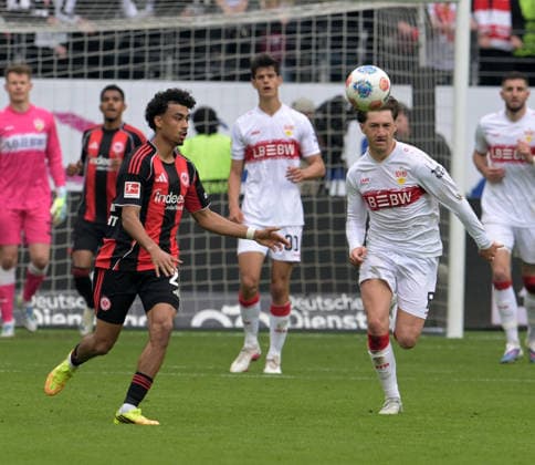 Angelo Stiller re against Nene Brown photographed at the soccer Bundesliga match Eintracht Frankfurt against VFB Stuttgart on 16 5 2026 in Frankfurt DFL DFB REGULATIONS PROHIBIT ANY USE OF PHOTOGRAPHS as IMAGE SEQUENCES and or QUASI VIDEO