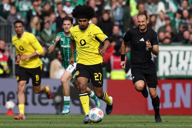Bremen, Germany, 16 05 26, Karim Adeyemi Borussia Dortmund on the ball during the 1 Bundesliga match between Werder Bremen Borussia Dortmund at Weserstadion in Bremen Photo by Joachim Bywaletz DFB DFL REGULATIONS PROHIBIT ANY USE OF PHOTOGRAPHS AS IMAGE SEQUENCES AND OR QUASI VIDEO Copyright: JoachimxBywaletz xJB-Sportfoto