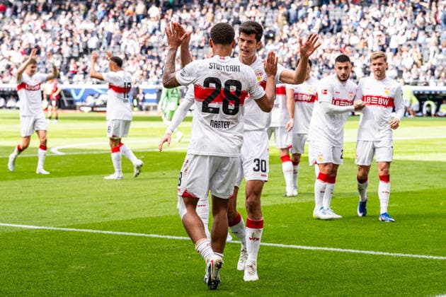 16 05 2026, xovx, Fußball Fußball Bundesliga, Eintracht Frankfurt VfB Stuttgart Nikolas Nartey VfB Stuttgart and Chema Andres VfB Stuttgart cheer after the goal to 0 2 DFL DFB REGULATIONS PROHIBIT ANY USE OF PHOTOGRAPHS as IMAGE SEQUENCES and or QUASI VIDEO emspor Frankfurt