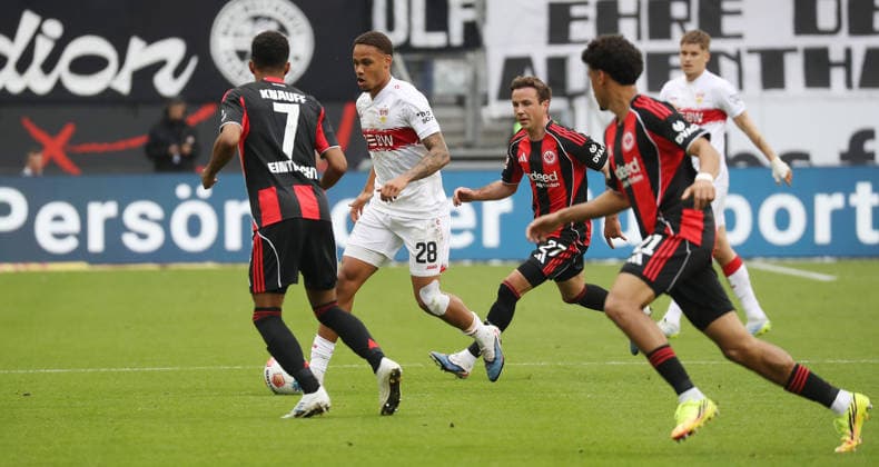 Frankfurt , Bundesliga soccer Eintracht Frankfurt vs VfB Stuttgart , center Nikolas Nartey VfB Mario Götze Fra