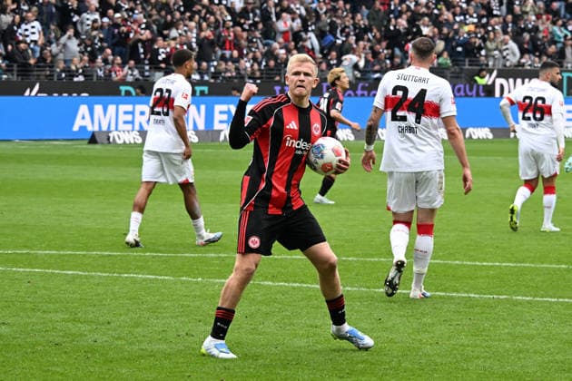 16 05 2026, xsltx, Fussball 1 Bundesliga, Eintracht Frankfurt VfB Stuttgart v l Torjubel nach dem Tor zum celebrating the goal celebrate 1 2 durch Jonathan Jonny Burkardt Eintracht Frankfurt DFL DFB REGULATIONS PROHIBIT ANY USE OF PHOTOGRAPHS as IMAGE SEQUENCES and or QUASI VIDEO Frankfurt am Main