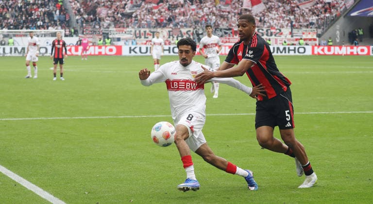 Frankfurt , Bundesliga soccer Eintracht Frankfurt vs VfB Stuttgart , from left Tiago Tomas Fra Aurele Amenda Fra