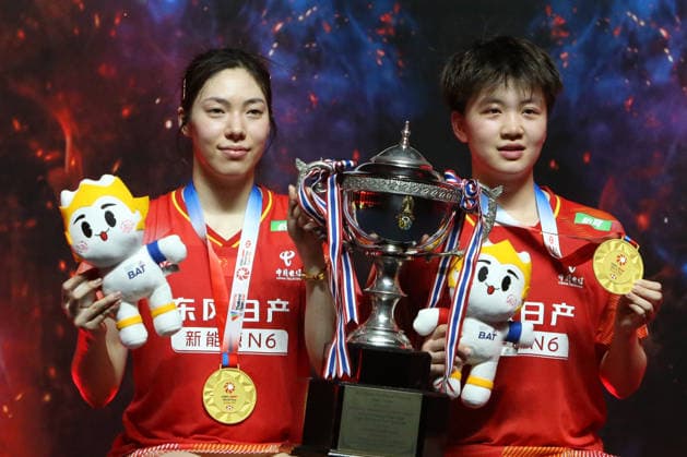 (260517) -- BANGKOK, May 17, 2026 -- Gold medalists Bao Lijing (L) Cao Zihan of China pose during the awarding ceremony after the women s doubles final match between Bao Lijing Cao Zihan of China and Iwanaga Rin Nakanishi Kie of Japan at the Thailand Open 2026 badminton tournament in Bangkok, Thailand, May 17, 2026. ) (SP)THAILAND-BANGKOK-BADMINTON-THAILAND OPEN 2026-WOMEN S DOUBLES-FINAL RachenxSageamsak 