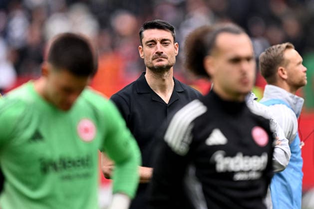 16.05.2026, xfux, Fussball 1.Bundesliga, Eintracht Frankfurt - VfB Stuttgart v.l. Trainer Albert Riera (Eintracht Frankfurt) enttaeuscht, enttaeuscht schauend, dissapointed (DFL DFB REGULATIONS PROHIBIT ANY USE OF PHOTOGRAPHS as IMAGE SEQUENCES and or QUASI-VIDEO) Frankfurt am Main *** 16 05 2026, xfux, Fussball 1 Bundesliga, Eintracht Frankfurt VfB Stuttgart v l Trainer Albert Riera Eintracht Frankfurt enttaeuscht, enttaeuscht schauend, dissapointed DFL DFB REGULATIONS PROHIBIT ANY USE OF PHOTOGRAPHS as IMAGE SEQUENCES and or QUASI VIDEO Frankfurt am Main