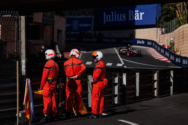 2026 FORMULA E MONACO ePRIX commissaire, marshall during the Monaco ePrix, 9th and 10th round of the 2025-26 ABB FIA Formula E World Championship, WM, Weltmeisterschaft on the Circuit de Monaco from Mai 16 to 17, 2026 in Monte-Carlo, Monaco -  Copyright: xGERMAINxHAZARDx