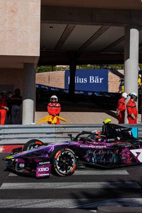 2026 FORMULA E MONACO ePRIX commissaire, marshall during the Monaco ePrix, 9th and 10th round of the 2025-26 ABB FIA Formula E World Championship, WM, Weltmeisterschaft on the Circuit de Monaco from Mai 16 to 17, 2026 in Monte-Carlo, Monaco -  Copyright: xGERMAINxHAZARDx