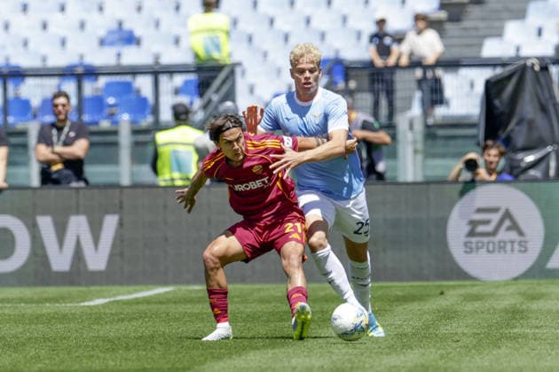 FOOTBALL - Serie A - AS Roma vs SS Lazio Photo by IPA ABACAPRESS.COM84780822 - Roma s Argentinian forward Paulo Dybala challenges for the ball with Lazio s Danish defender Oliver Provstgaard during the Serie A football match between AS Roma vs SS Lazio at the Olimpico Stadium in Rome, Italy on March 17, 2026. Rome Italy  Copyright: xIPAxSport ABACAx