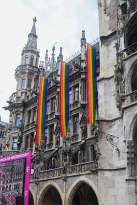 Rainbow flags at Munich City Hall, Rainbow, GER, Reception of FC Bayern Munich at City Hall and championship celebration at Marienplatz, 17 05 2026, GER, Reception of FC Bayern Munich at City Hall and championship celebration at Marienplatz, 17 05 2026 Munich Copyright: xEibner-Pressefoto JennixMaulx EP_JML