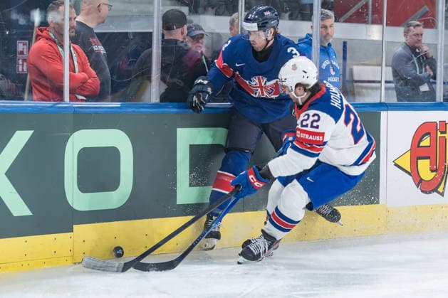 17 05 2026, Zurich, Swiss Life Arena, Ice Hockey World Championships Great Britain USA, 3 Liam Steele Great Britain 22 Isaac Howard United States Zurich Swiss Life Arena Zurich Switzerland Copyright: xJustPictures.ch StefanxEmchx jp-de-StEm-DSC0015620260517
